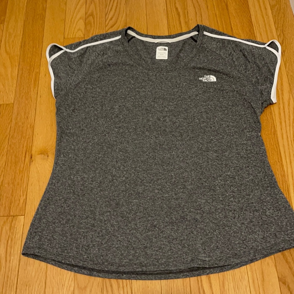 The north face athletic top size XL